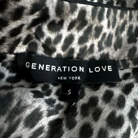 Generation Love 100% silk wrap top blouse Animal leopard print size small - Picture 9 of 12